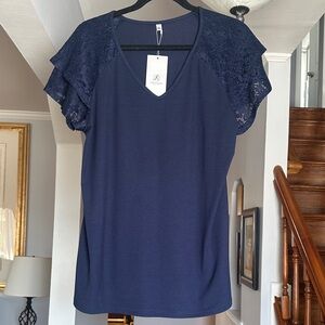 🌺 NWT Freeoak Navy Shell Top with Lace Sleeves Sz XL